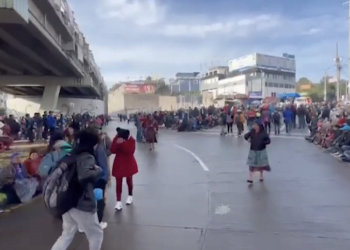 Imagen de uno de los bloqueos de carreteras en el occidente de Guatemala.