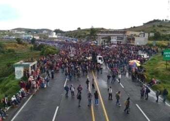Manifestantes amenazan con cerrar completamente Guatemala este martes “en defensa de la democracia”