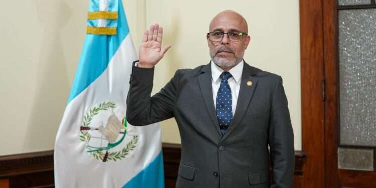 Ministro de Gobernación guatemalteco dijo que no usarán “fuerza excesiva” para retirar a manifestantes