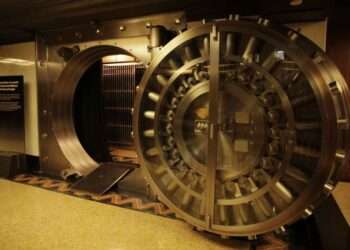 Costa Rica entre el estupor y los memes por robo millonario a Banco Nacional