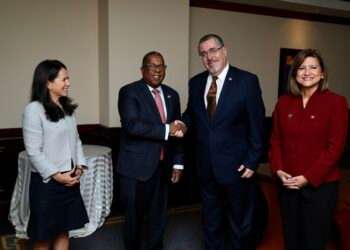 Nichols reitera apoyo de EEUU a presidente electo de Guatemala