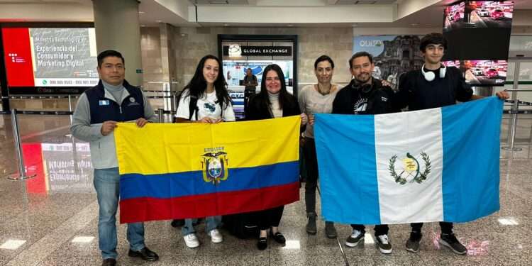 Guatemaltecos repatriados desde Israel llegan a Ecuador