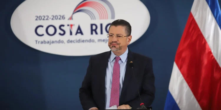 Presidente de Costa Rica suma nueva investigación penal por tráfico de influencias