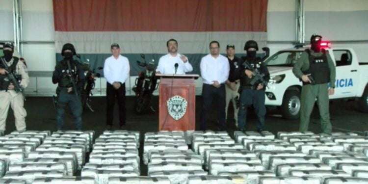 Costa Rica decomisa 2.2 toneladas de cocaína en Limón