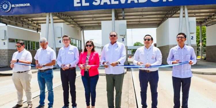 El Salvador y Honduras inician una nueva fase de integración comercial