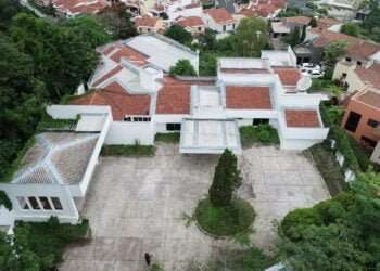 Juzgado salvadoreño autoriza la venta anticipada de “mansión” embargada al expresidente Mauricio Funes