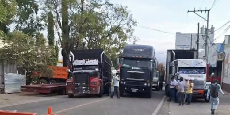 Guatemala deja de exportar más de $15 millones diarios a Centroamérica debido a bloqueos