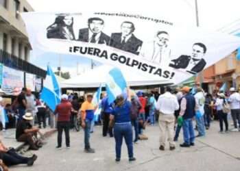 Laberinto de bloqueos se mantiene en Guatemala por sexto día