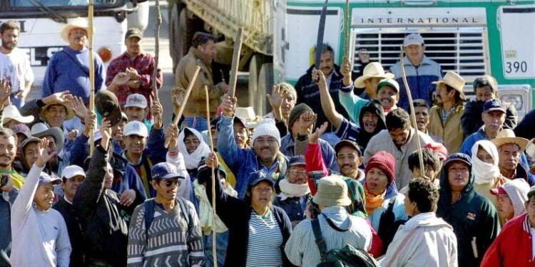 Presidente de Colombia pide a la OEA que se reúna de emergencia por crisis en Guatemala