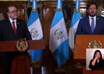 Giammattei anuncia apertura de Seguridad Social a guatemaltecos en el extranjero