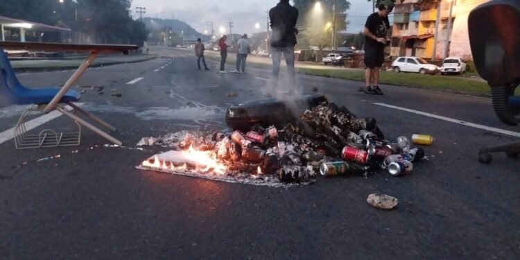 Protestas en capital panameña bloquean paso en diferentes puntos