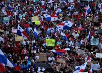 Panameños no ceden con las protestas contra el contrato minero