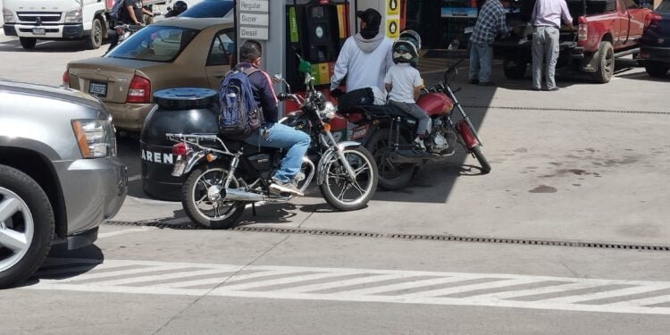 Gobierno guatemalteco desmiente “desabastecimiento “ de combustibles a causa de cierres de calles