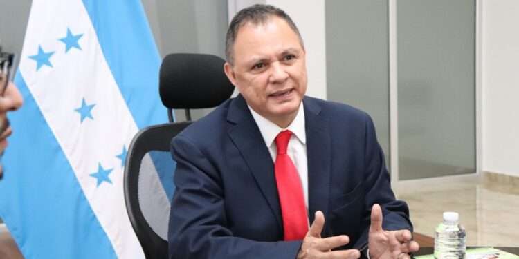 Honduras insiste en el diálogo para resolver “diferencias” con Costa Rica por exigencia de visa consular