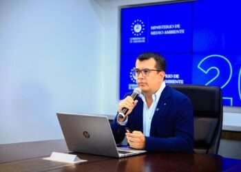 El Salvador se prepara para días lluviosos a partir del jueves