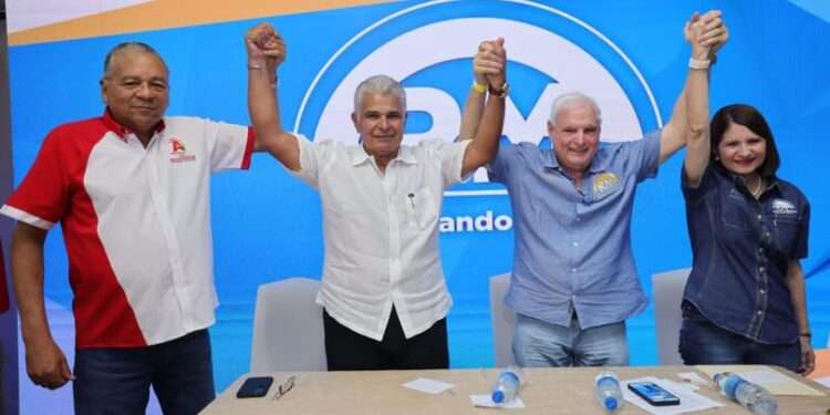 José Raúl Mulino será el compañero de fórmula de Martinelli en las presidenciales de Panamá