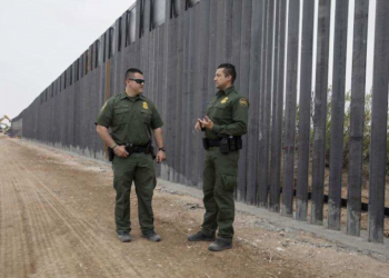 Y ahora Biden anuncia que completará el muro de Trump