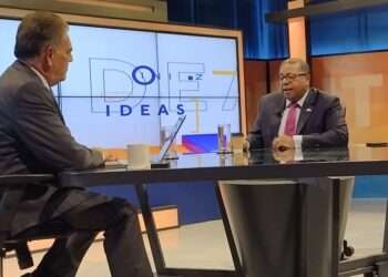 Reelección presidencial es un tema de los salvadoreños, dice secretario adjunto de Estado Nichols