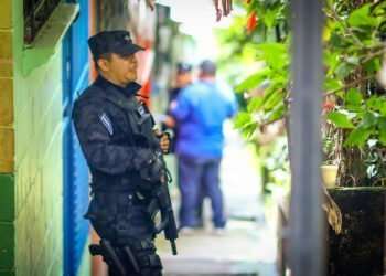 Gobierno salvadoreño despliega 4,000 soldados y policías para capturar más pandilleros