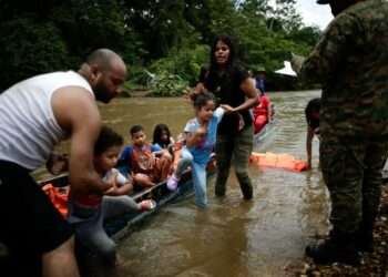 Panamá y Costa Rica montan corredor humanitario para el traslado directo de migrantes