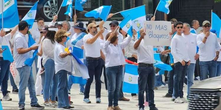 Protestas contra las protestas en la Ciudad de Guatemala