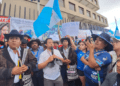Arévalo elogia protestas y continúan bloqueos por séptimo día en Guatemala