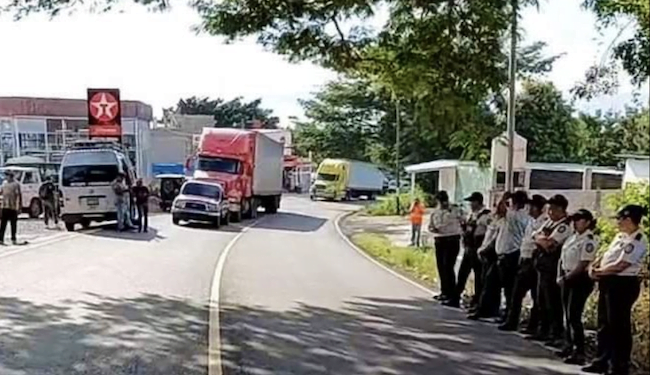 Las protestas en Guatemala empiezan a afectar a El Salvador