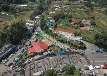 Bloqueos de calles en Guatemala siguen este viernes pese a orden de despejar las vías