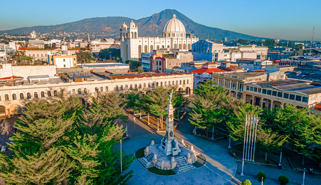 La llegada de turistas a El Salvador ha crecido un 27% este año, asegura el gobierno