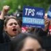 Nicaragüenses y hondureños no han recibido confirmación de la extensión del TPS.