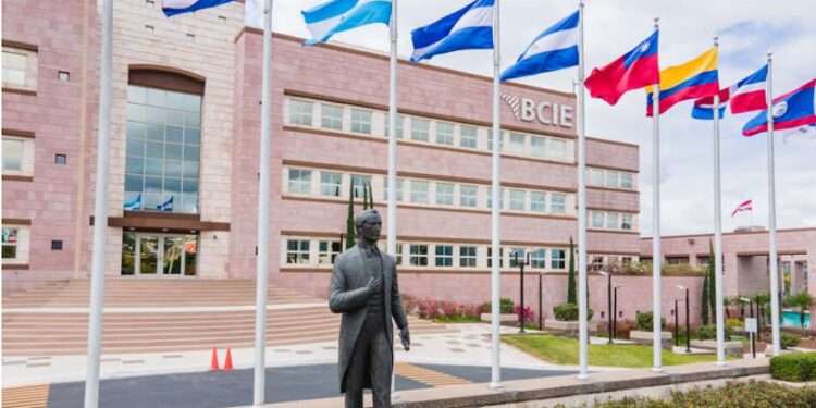 Honduras reclama la exclusión de su candidato a la presidencia del BCIE