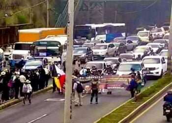 Siguen los bloqueos de calles y carreteras en Guatemala