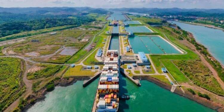 El Canal de Panamá reducirá más el tránsito de buques debido a la peor sequía en 70 años