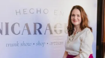 Régimen de Daniel Ortega destierra a México a directora de Miss Nicaragua junto a su hija