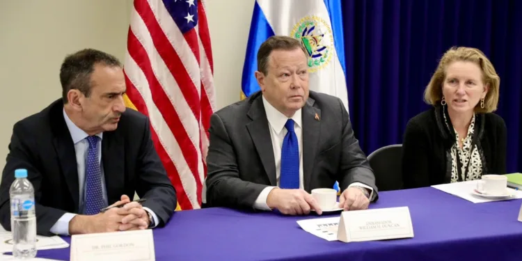 EEUU apoya en El Salvador el crecimiento económico y la democracia, dice en asesor de Seguridad