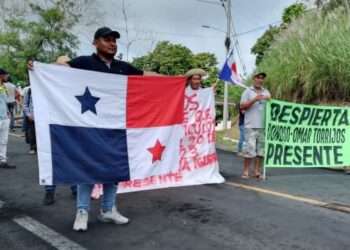 Camiones con mercaderías varias varados por bloqueos en Panamá