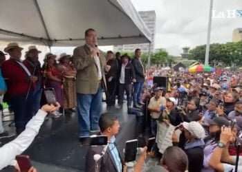 Presidente electo de Guatemala le dice a manifestantes que en su gobierno no cabrán los corruptos