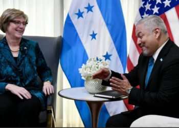 Canciller hondureño cita a embajadora de EEUU por “declaraciones injerencistas”