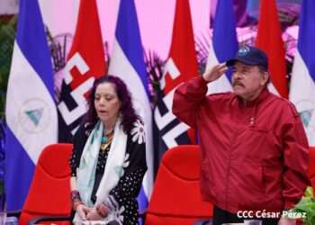 Dictadores de Nicaragua provocan burlas en redes sociales por confundir el español con el inglés