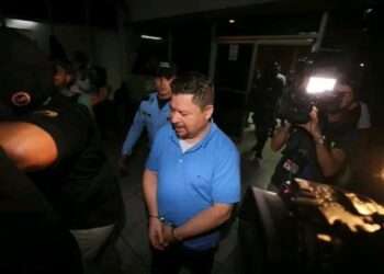 Arrestan en Honduras a exfuncionarios por millonario fraude con hospitales móviles