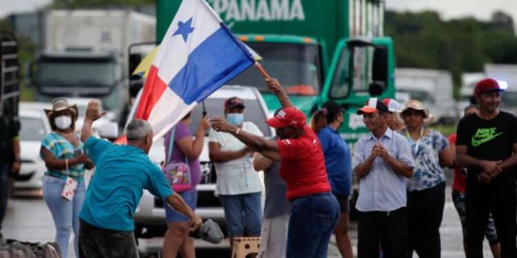 Más de 175 mil consultas médicas perdidas en Seguro Social de Panamá debido a protestas