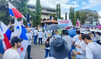 Comerciantes y vecinos marchan en Chiriquí y piden que despejen las calles en Panamá