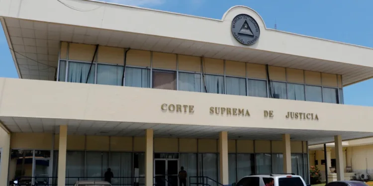 Dictadura de Nicaragua reintegra a algunos magistrados de la Corte Suprema