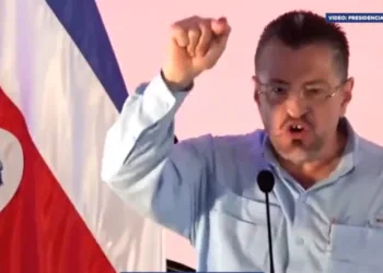 Presidente Chaves estalla en Costa Rica y achaca crisis criminal al Judicial y al Legislativo