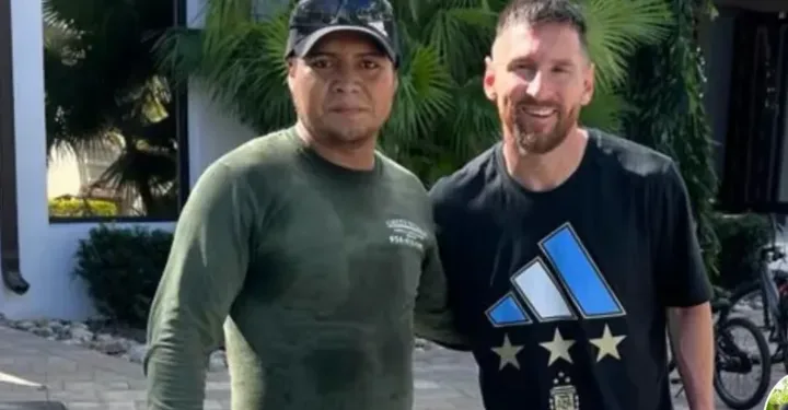 Inmigrante chapín se toma fotos junto a Messi en Miami