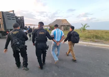 Policía guatemalteca arresta a tres presuntos narcos reclamados por EEUU