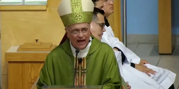 Es “injusto” y un “robo” el recorte de indemnizaciones a trabajadores nicaragüenses, dice obispo exiliado