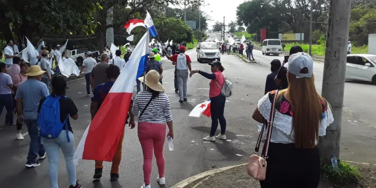 Despejan calles bloqueadas en provincia panameña tras pedido del gobierno de El Salvador