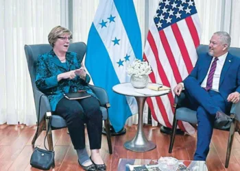 Canciller de Honduras acusa nuevamente a embajadora de EEUU de interferir en asuntos “ajenos”