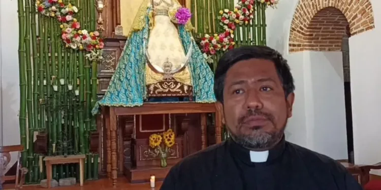 Nicaragua destierra a otro sacerdote mientras imágenes de obispo prisionero causan repudio